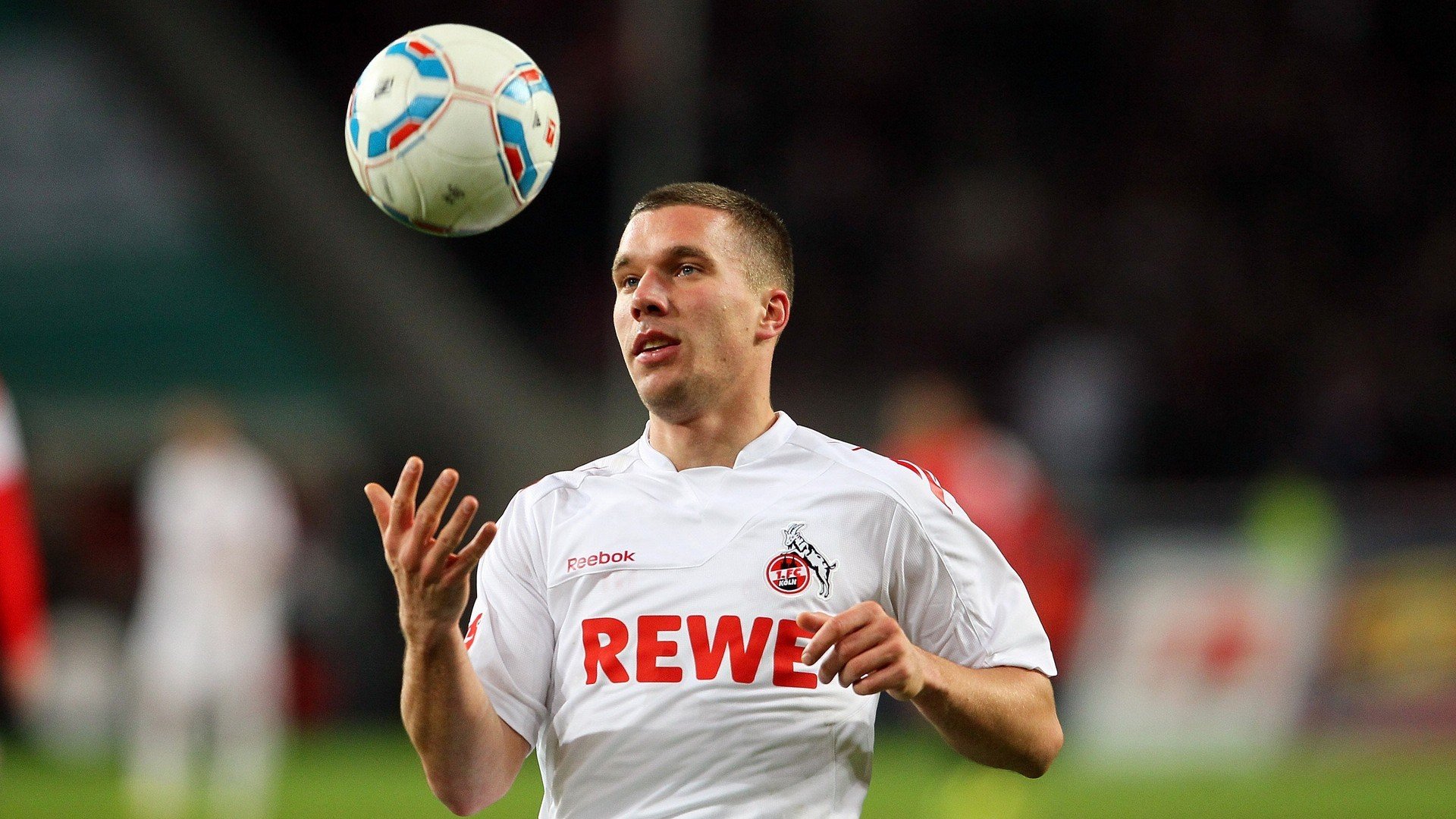 开云体育-赛道与球场，F1新赛季揭幕战与广东队一波流的胜利哲学