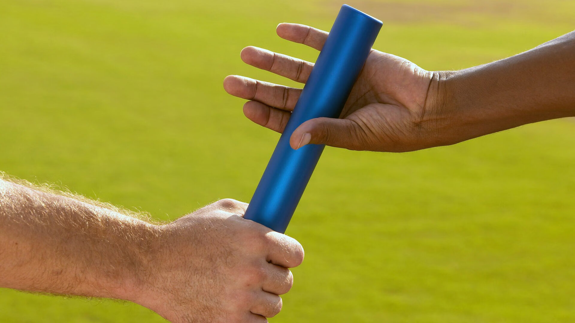 赛道上的毫厘之争，雷诺险胜红牛二队，诺里斯创下惊人单圈纪录